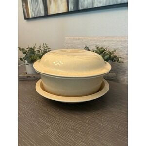 vintage Franciscan "Sea Sculptures" covered casserole dish in Sand beige